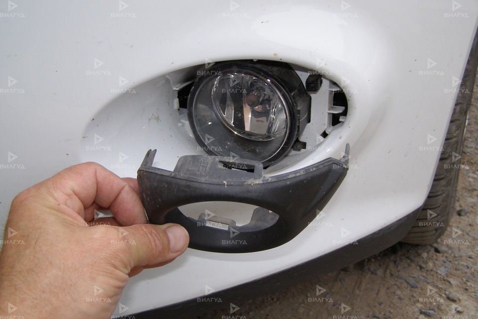 Замена противотуманок Mazda MPV в Волгограде