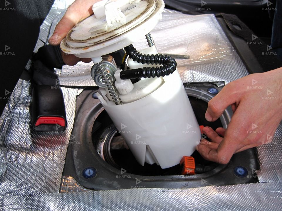 Квалифицированная замена топливного фильтра Лачетти (тонкой очистки на Шевроле седан, хэтчбек)