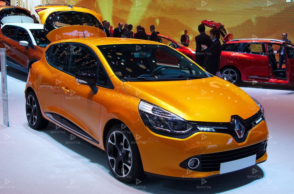 Замена масла в переднем и заднем дифференциале Renault Clio в Волгограде