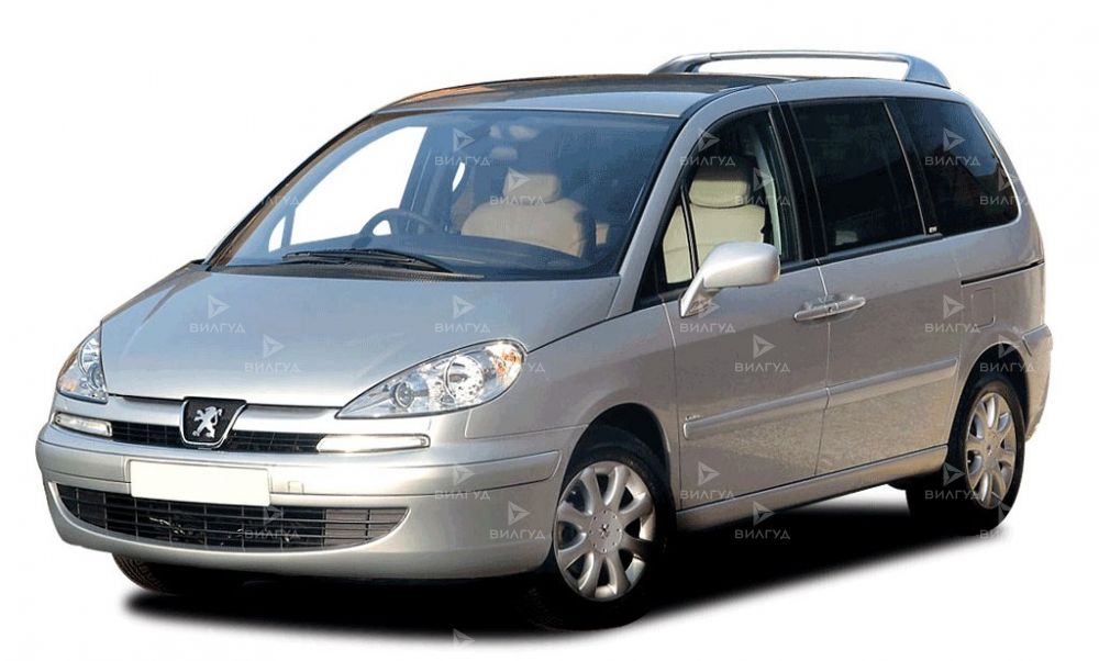 Замена противотуманной лампы Peugeot 807 в Волгограде Замена противотуманной лампы Peugeot 807 в Волгограде